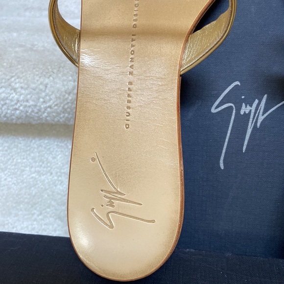 giuseppe zanotti toe ring sandals - Picture 5 of 10